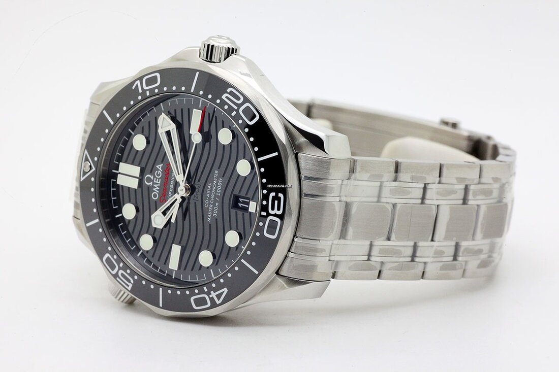 Introducing The Omega Seamaster Professional Diver 300M Automatic 42mm Replica Watches 3